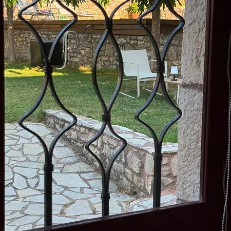 Roula's Stone Loft & Pool Near Polylimnio Дом отдыха *