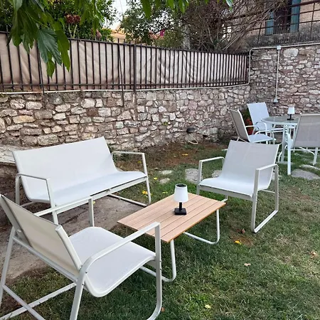Roula's Stone Loft & Pool Near Polylimnio Дом отдыха *