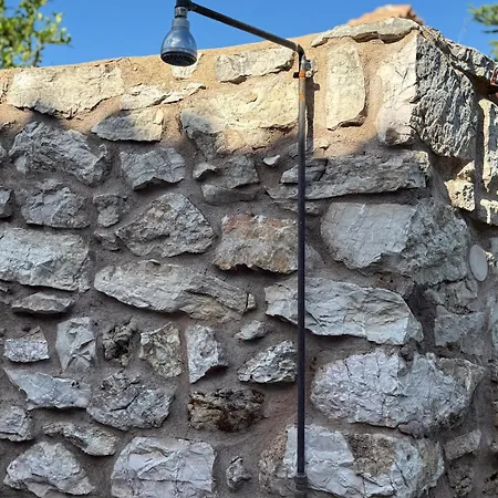 Roula's Stone Loft & Pool Near Polylimnio * Neromilos
